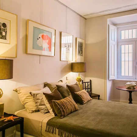 Traveling To 310 - Castelo Apartment Lisbon